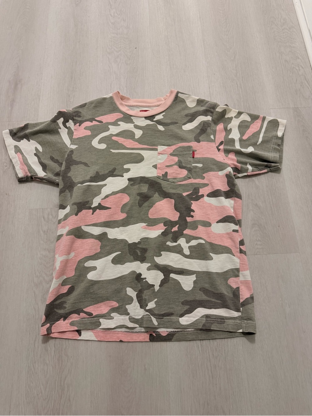 Supreme Pocket Tee Pink Woodland Camo Large – Limited Release – Rare Essential